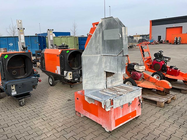 2017 lissmac dts 420 pe/n verticale steenzaagmachine / blokzaagmachine - afbeelding 4 van  13