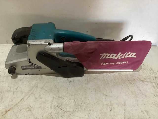 2017 makita 9404 bandschuurmachine - afbeelding 1 van  4
