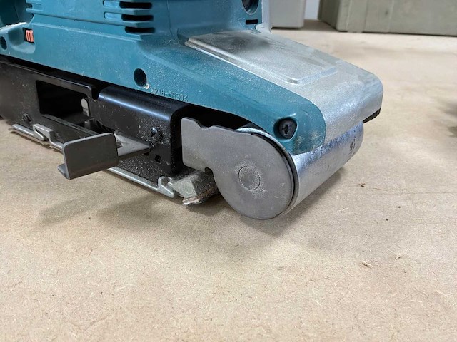 2017 makita 9404 schuurmachine - afbeelding 4 van  7