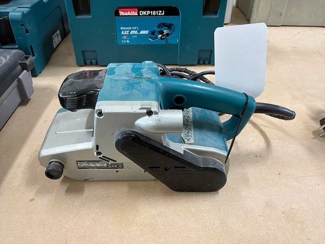 2017 makita 9404 schuurmachine - afbeelding 1 van  7