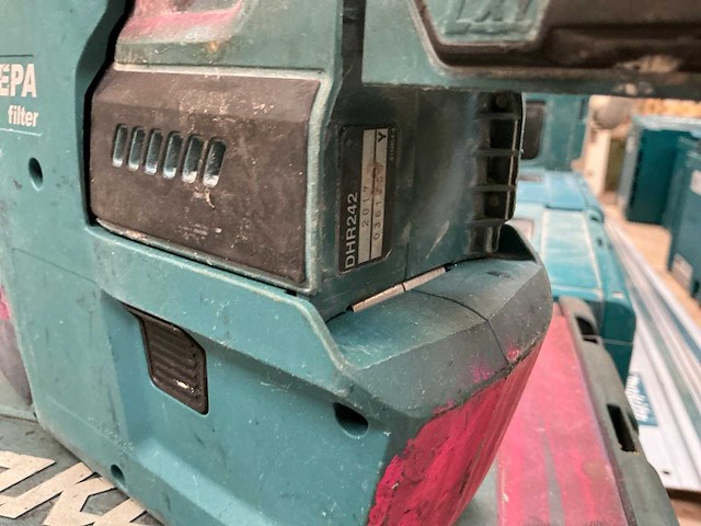 2017 makita dhr242 combihamer met stofafzuiging - afbeelding 3 van  3