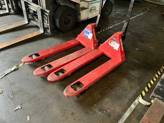 2017 manitou hand hydraulische palletwagen (2x) - afbeelding 1 van  6