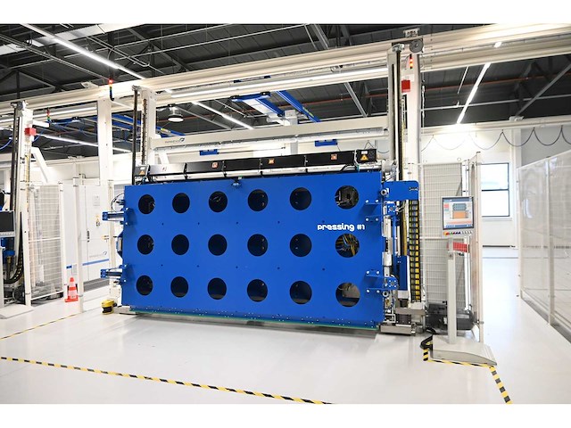 2017 masévon / 4pico - glass press tool 1 met uv-a curing system - afbeelding 1 van  24