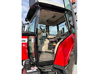 2017 massey ferguson 6715 s vierwielaangedreven landbouwtractor - afbeelding 2 van  31