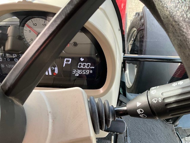 2017 massey ferguson 6715 s vierwielaangedreven landbouwtractor - afbeelding 9 van  31