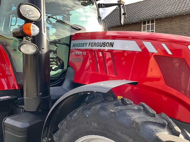 2017 massey ferguson 6715 s vierwielaangedreven landbouwtractor - afbeelding 17 van  31
