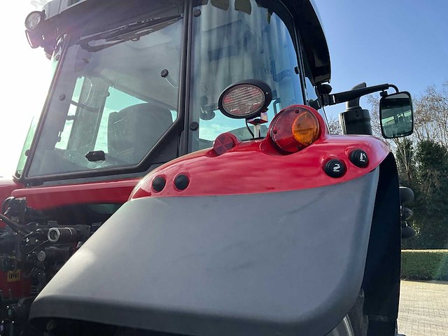 2017 massey ferguson 6715 s vierwielaangedreven landbouwtractor - afbeelding 22 van  31