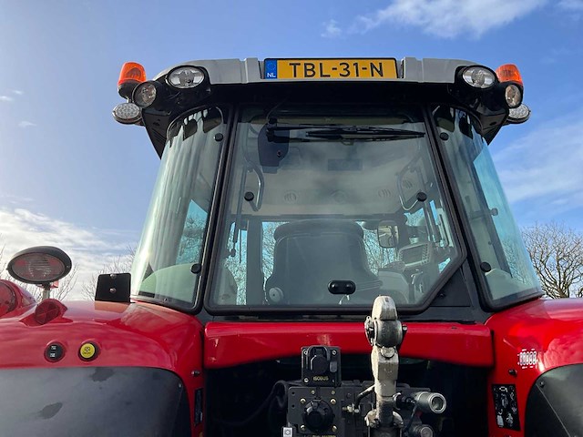 2017 massey ferguson 6715 s vierwielaangedreven landbouwtractor - afbeelding 26 van  31