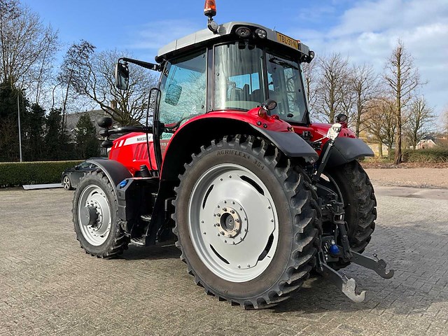 2017 massey ferguson 6715 s vierwielaangedreven landbouwtractor - afbeelding 27 van  31