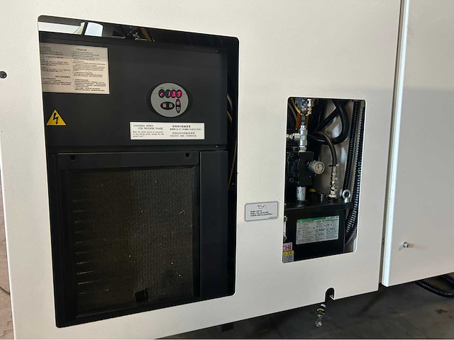 2017 mazak j-500 cnc universeel machinecentrum - afbeelding 11 van  26