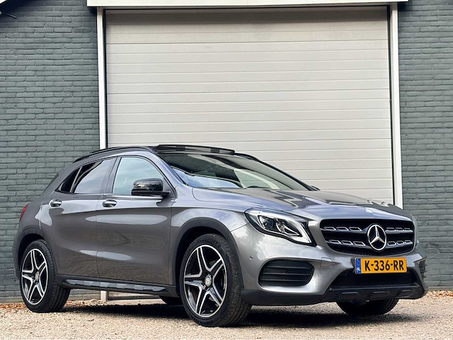 2017 mercedes-benz gla-klasse 180 bus. sol. amg personenauto - afbeelding 12 van  18
