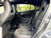 2017 mercedes-benz gla-klasse 180 bus. sol. amg personenauto - afbeelding 18 van  18