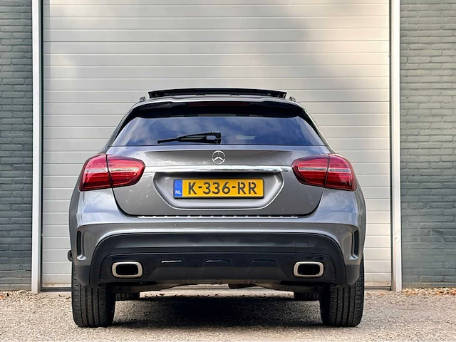2017 mercedes-benz gla-klasse 180 bus. sol. amg personenauto - afbeelding 14 van  18