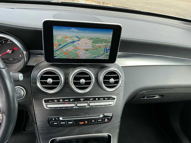 2017 mercedes-benz glc-klasse 350e 4matic pr. plus personenauto - afbeelding 9 van  32