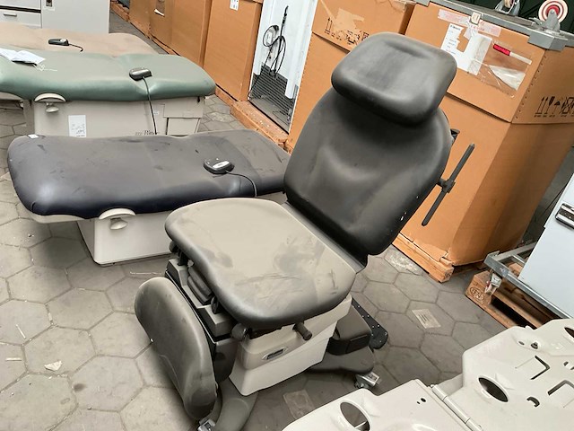 2017 midmark 630-020 examination table - afbeelding 3 van  7