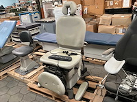 2017 midmark 630 onderzoekstoel - afbeelding 3 van  9