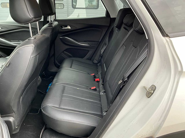 2017 opel grandland x 1.2 turbo ultimate personenauto g-742-zr - afbeelding 21 van  33