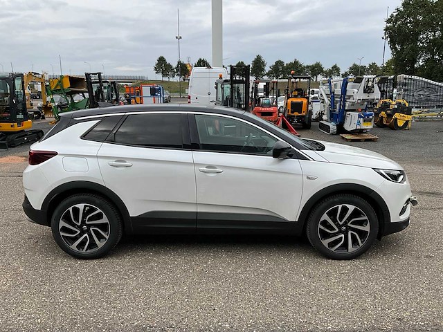 2017 opel grandland x 1.2 turbo ultimate personenauto g-742-zr - afbeelding 30 van  33