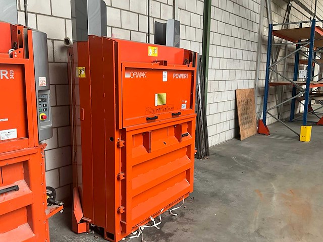 2017 orwak compactor 3420 verticale balenpers / afvalpers - afbeelding 5 van  11