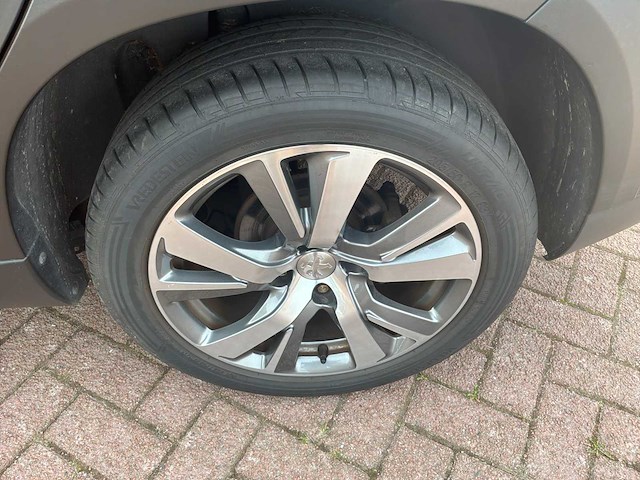 2017 peugeot 2008 1.2 puretech allure personenauto - afbeelding 10 van  41