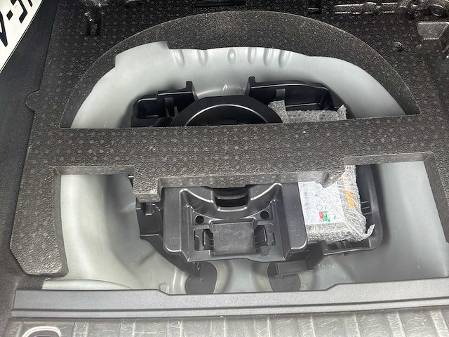 2017 peugeot 2008 1.2 puretech allure personenauto - afbeelding 18 van  41