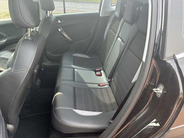 2017 peugeot 2008 1.2 puretech allure personenauto - afbeelding 19 van  41