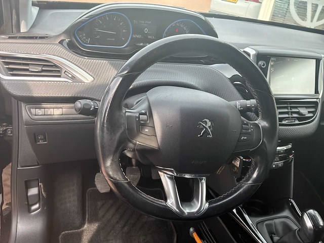 2017 peugeot 2008 1.2 puretech allure personenauto - afbeelding 22 van  41