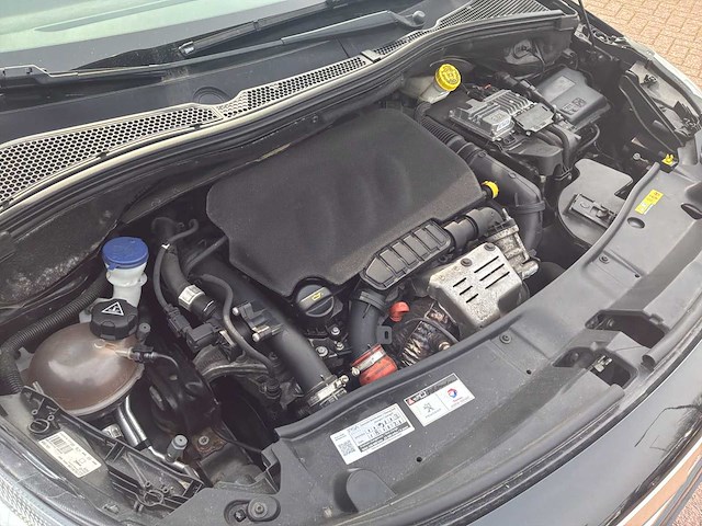 2017 peugeot 2008 1.2 puretech allure personenauto - afbeelding 35 van  41