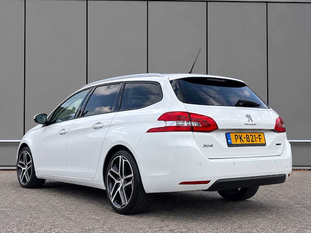 2017 peugeot 308 sw 1.2 blue lion personenauto - afbeelding 14 van  17