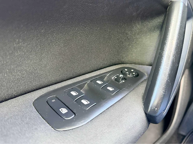 2017 peugeot 308 sw 1.2 blue lion personenauto - afbeelding 9 van  17