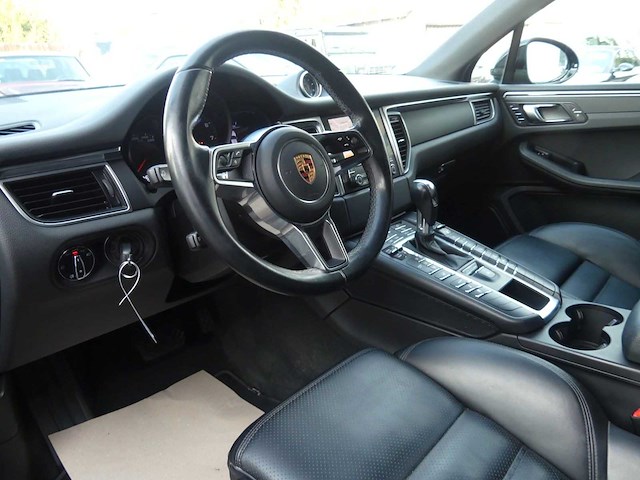 2017 porsche macan | luxury performance suv - afbeelding 13 van  37