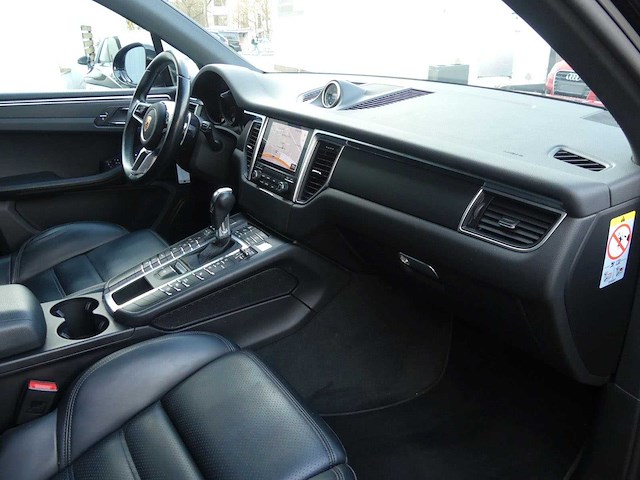 2017 porsche macan | luxury performance suv - afbeelding 31 van  37