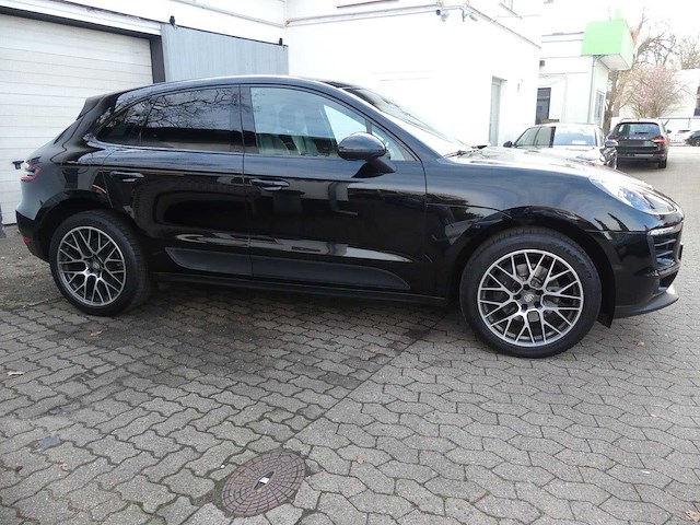 2017 porsche macan | luxury performance suv - afbeelding 35 van  37