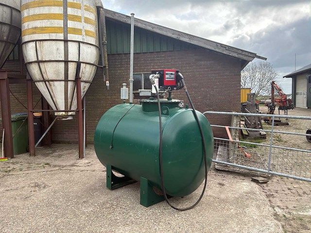 2017 robex hamer dieseltank met pius cube56 pomp - afbeelding 1 van  10