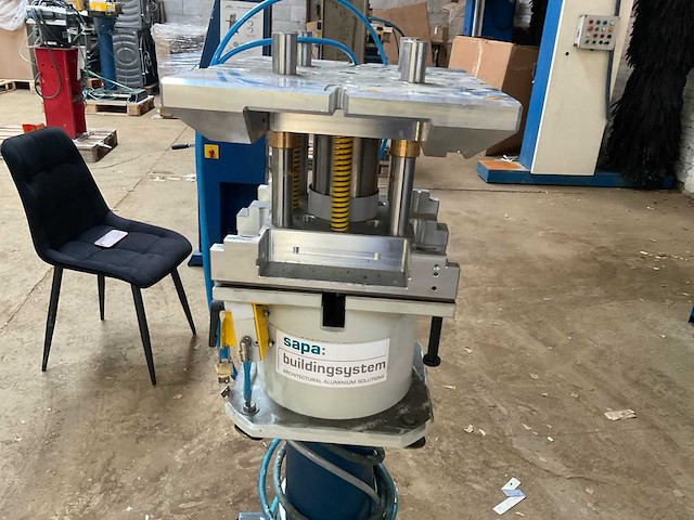 2017 sapa building system tg0092a pneumatische aluminium profielen pers - afbeelding 10 van  11