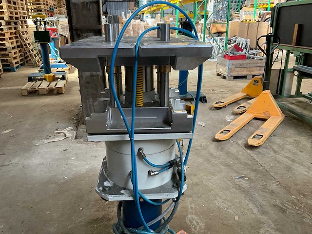 2017 sapa building system tg0092a pneumatische aluminium profielen pers - afbeelding 2 van  21