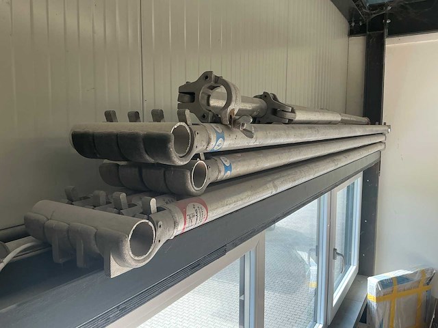 2017 saris c2000 steiger aanhangwagen met 2 complete steigers - afbeelding 22 van  35