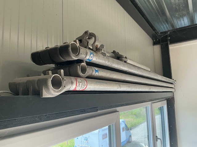 2017 saris c2000 steiger aanhangwagen met 2 complete steigers - afbeelding 20 van  30