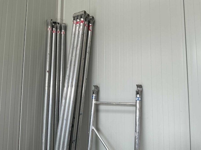 2017 saris c2000 steiger aanhangwagen met 2 complete steigers - afbeelding 22 van  30