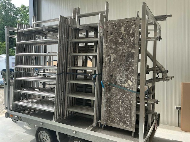 2017 saris c2000 steiger aanhangwagen met 2 complete steigers - afbeelding 30 van  30