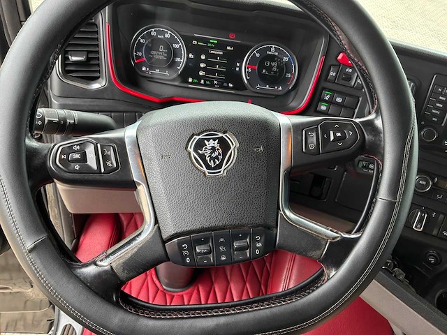 2017 scania s580 v8 vrachtwagen, opleggertrekker - afbeelding 13 van  21