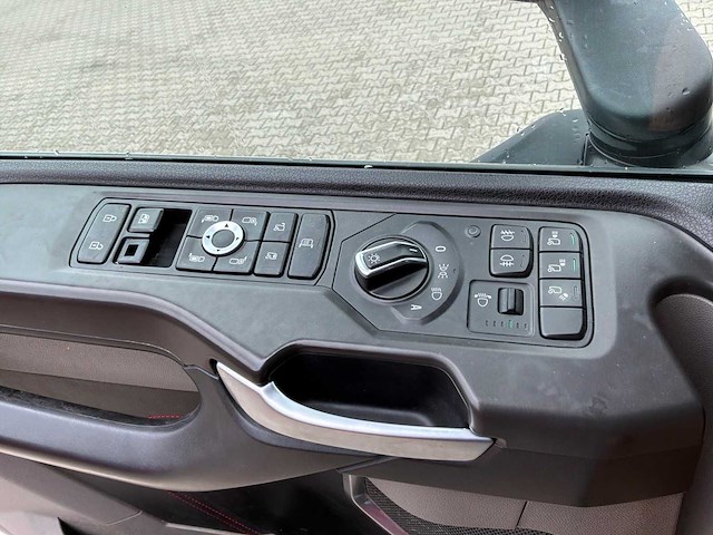 2017 scania s580 v8 vrachtwagen, opleggertrekker - afbeelding 16 van  21