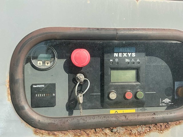 2017 sdmo r90 noodstroomaggregaat - afbeelding 10 van  17