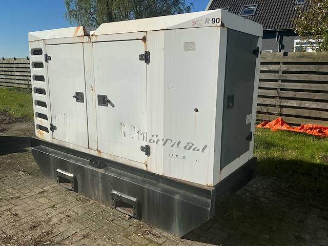 2017 sdmo r90 noodstroomaggregaat - afbeelding 4 van  8