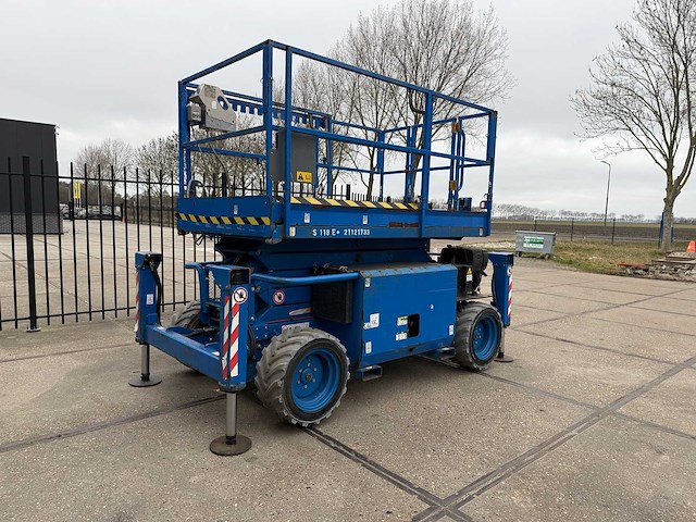 2017 skyjack sj 6832 rte schaarhoogwerker - afbeelding 11 van  18