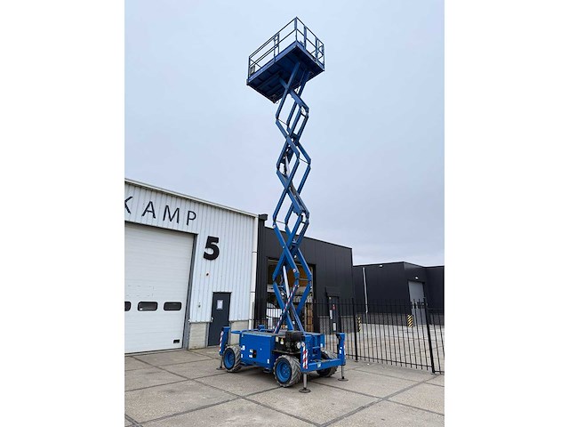 2017 skyjack sj 6832 rte schaarhoogwerker - afbeelding 25 van  30