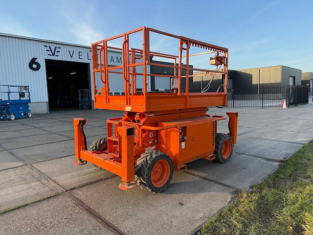 2017 skyjack sj6832rt schaarhoogwerker - afbeelding 1 van  8