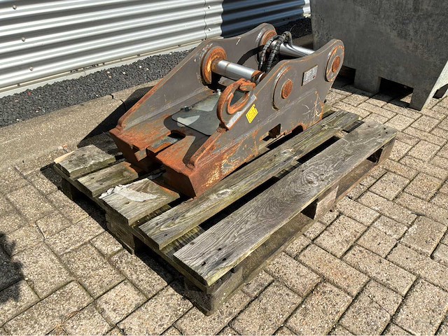 2017 smp b20 hydraulische snelwissel (volvo ec140) - afbeelding 1 van  8