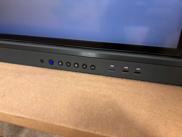 2017 specktron udx-65 interactive touchscreen 65” - afbeelding 1 van  1