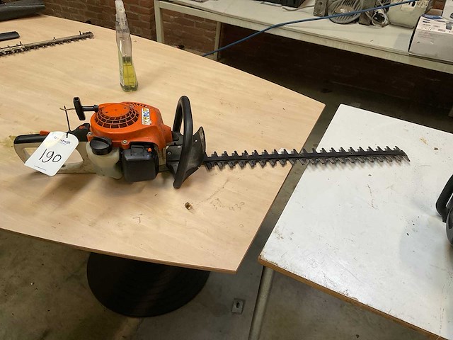 2017 stihl hs 45 heggenschaar - afbeelding 1 van  3